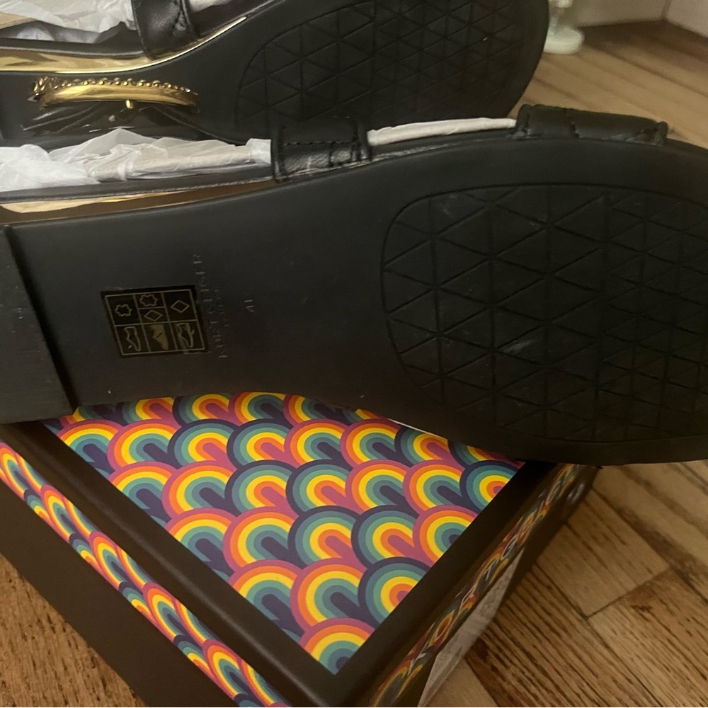 Kurt Geiger sandal, size 41(10) fits like a 91/2 worn only once